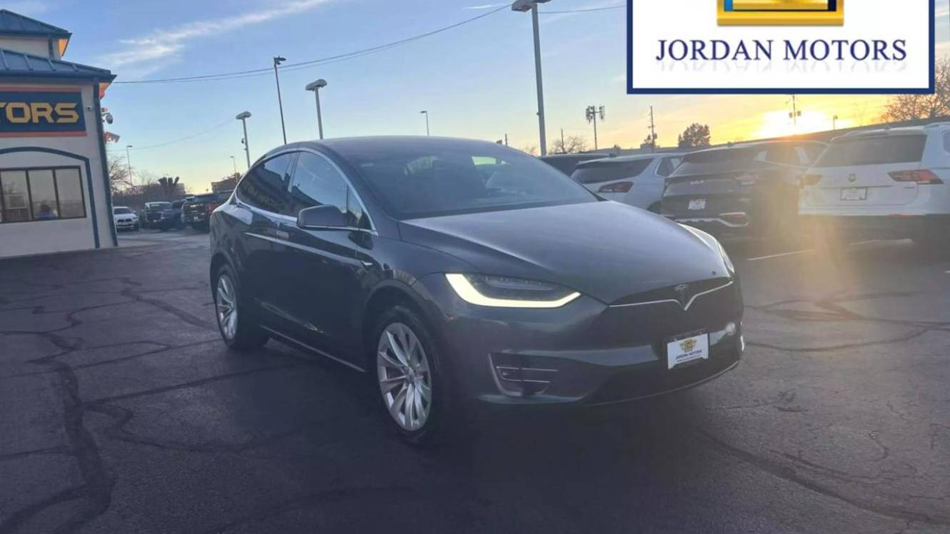 TESLA MODEL X 2019 5YJXCAE2XKF185748 image